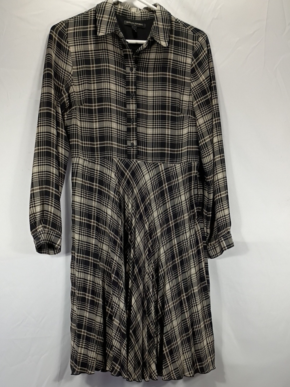 EUC Banana Republic Black Plaid Accordion Dress Long Sleeve Size 6 Fall Work
